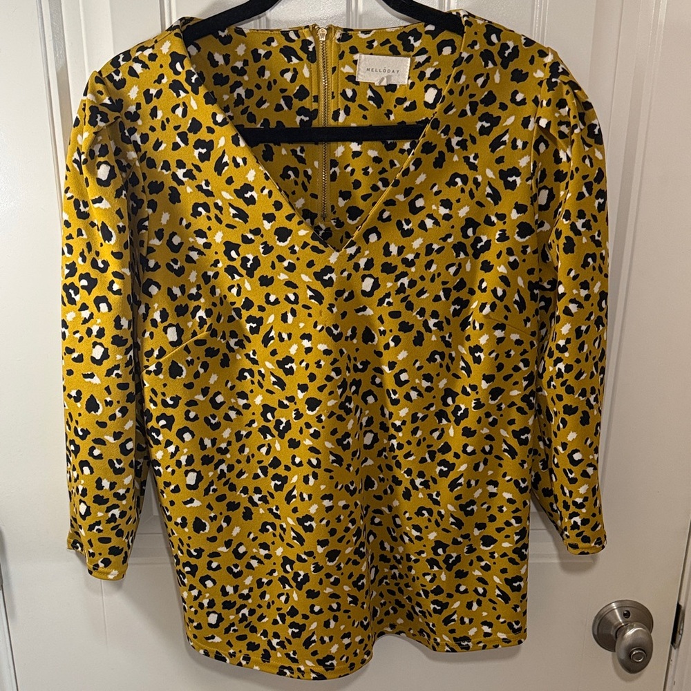 MELLODAY Mustard Animal Print Blouse